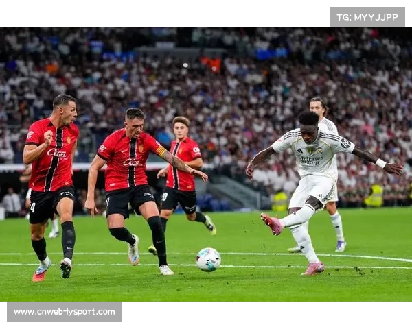 皇马防守漏洞分析：边后卫缺阵导致战术失衡